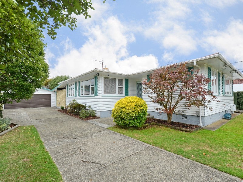 4 Te Puni Grove, Elderslea, Upper Hutt - Carousel 1