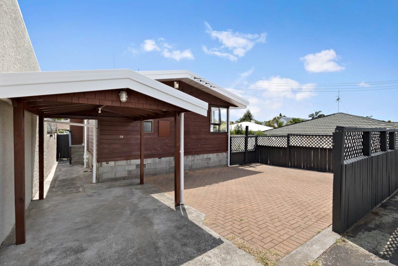1/15 Garland Road, Greenlane, Auckland - Carousel 2