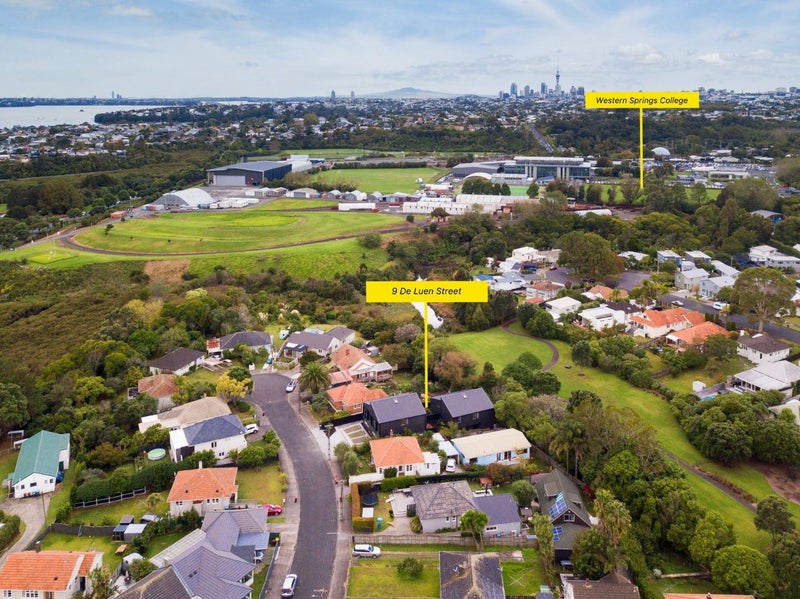 9D De Luen Street, Point Chevalier, Auckland - Carousel 12