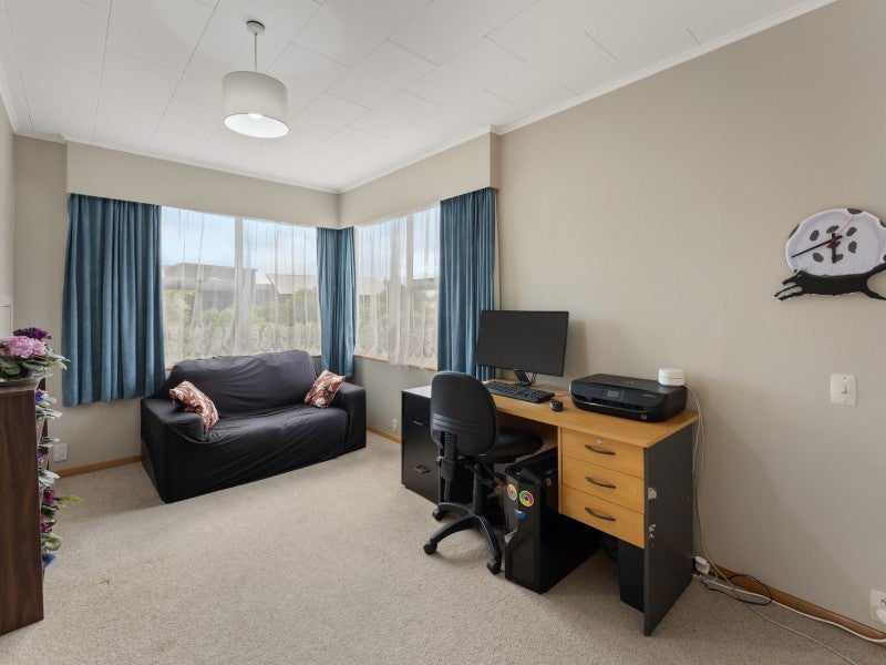 7 Kilmister Grove, Boulcott, Lower Hutt - Carousel 26