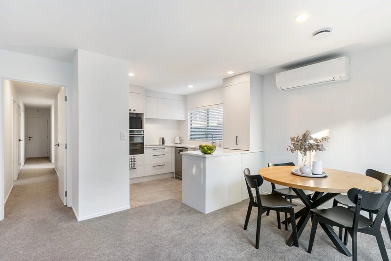 7A Puka Street, Onehunga, Auckland - Carousel 1