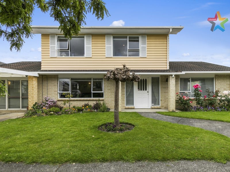 12 De Menech Grove, Avalon, Lower Hutt - Carousel 2