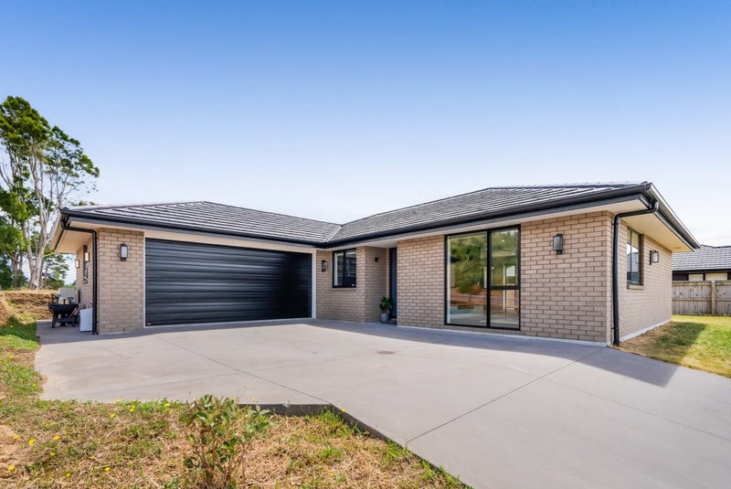 8 Mangapai Road, Hurworth, New Plymouth - Carousel 1