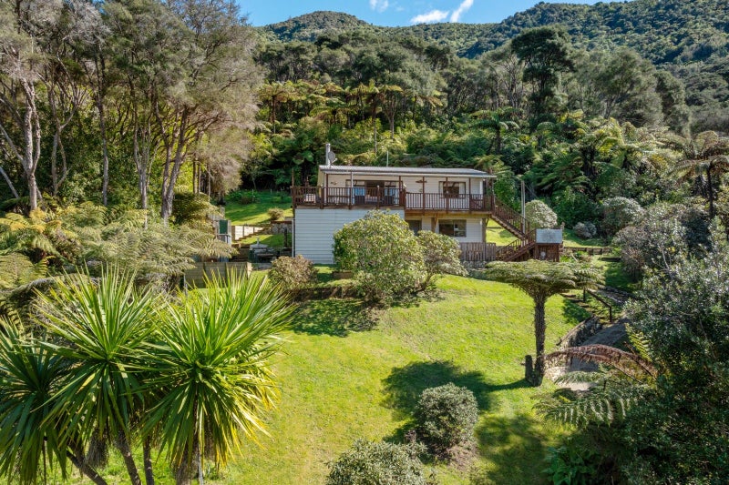 0 Lochmara Bay, Lochmara Bay, MARLBOROUGH SOUNDS - Carousel 1