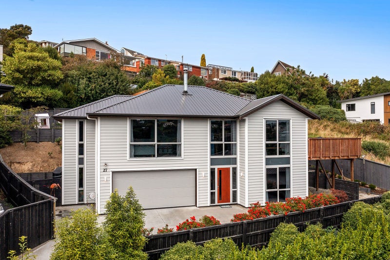 27 Brugh Place, Andersons Bay, Dunedin - Carousel 1