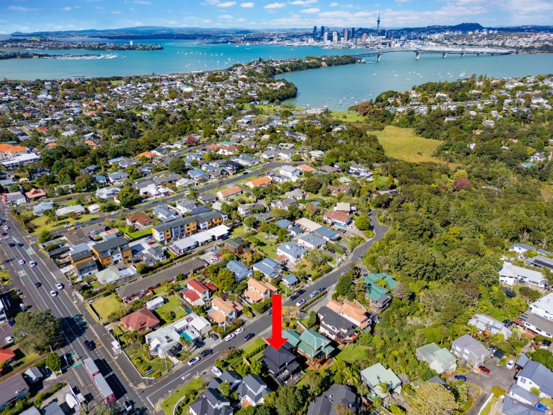 3/1 Valley Road, Northcote, Auckland - Carousel 2