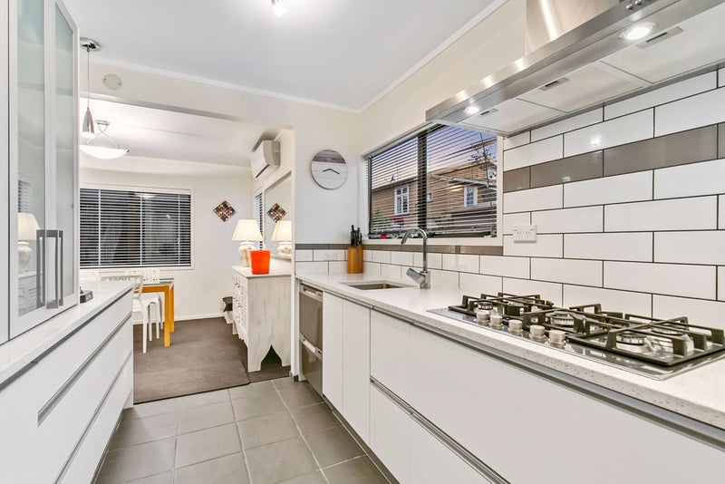 2/66 Alford Street, Waterview, Auckland - Carousel 1