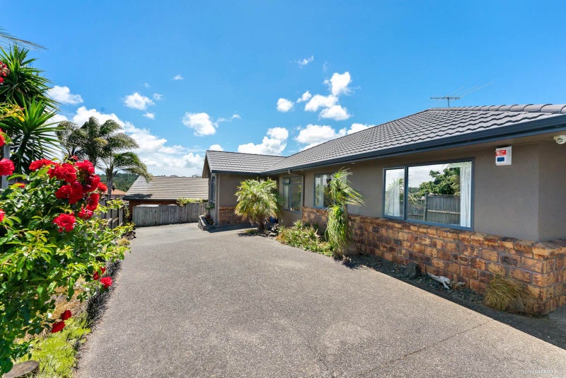 65 Mt Lebanon Crescent, The Gardens, Auckland - Carousel 1