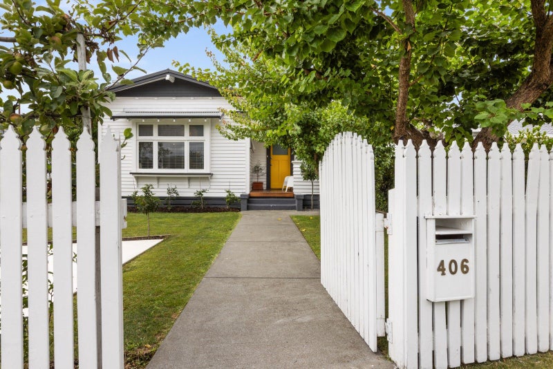 406 Pepper Street, Saint Leonards, Hastings - Carousel 1