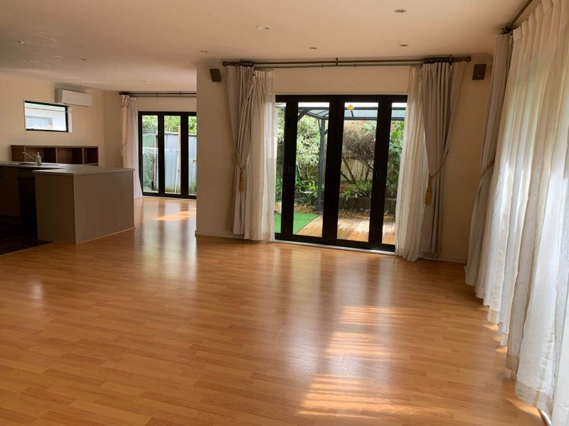 77 Sunvue Road, Glen Eden, Auckland - Carousel 1