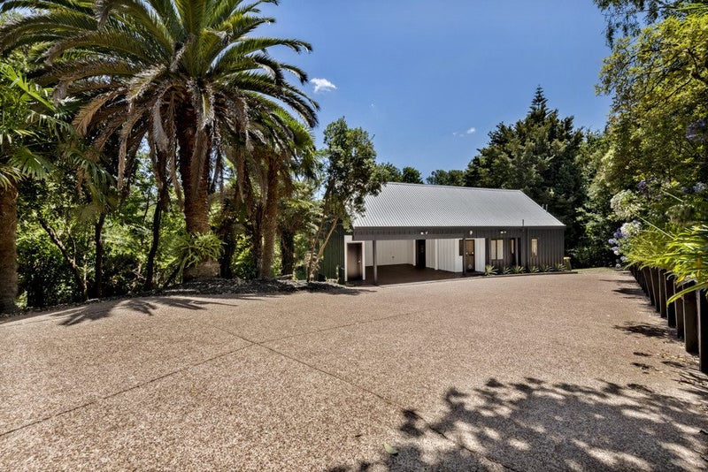 24A Bert Wilson Place, Cockle Bay, Auckland - Carousel 1