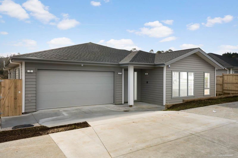 48 Jeroboam Loop, Kumeū - Carousel 2