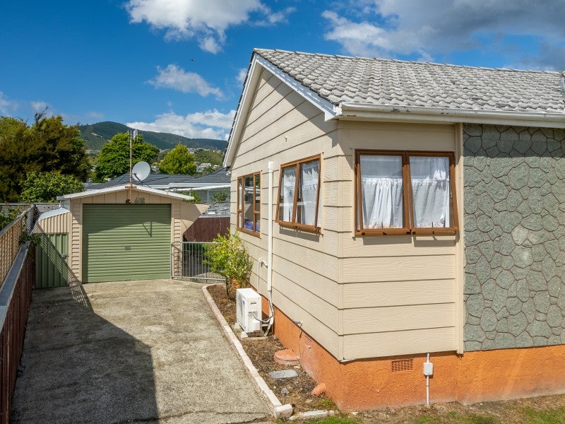 2/64 FERGUSSON ST, Stoke, NELSON - Carousel 2
