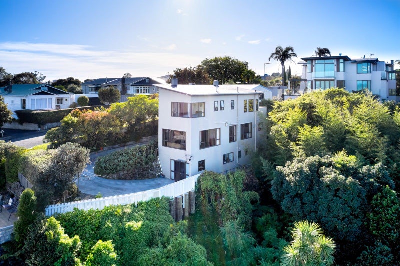 17 Simla Terrace, Hospital Hill, Napier - Carousel 1