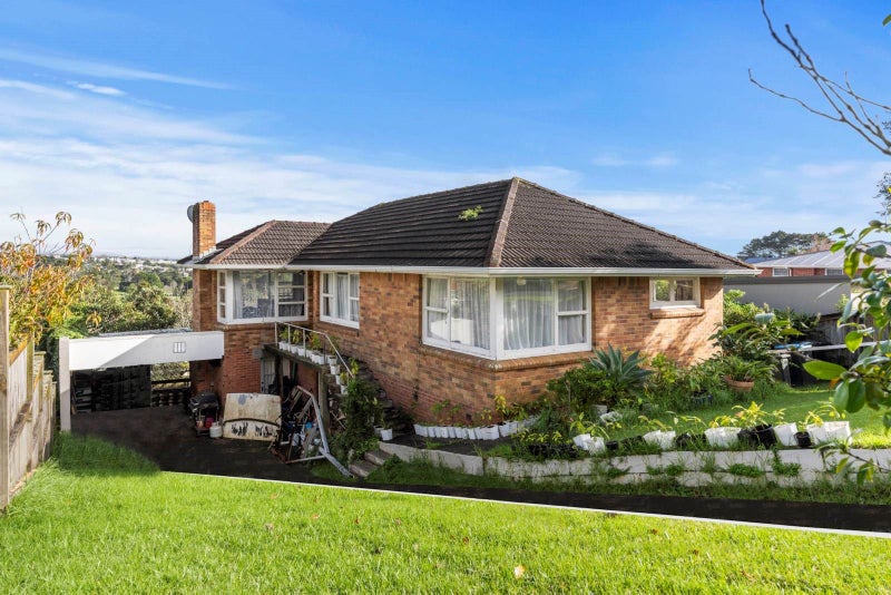 4 Noel Place, Mount Roskill, Auckland - Carousel 1