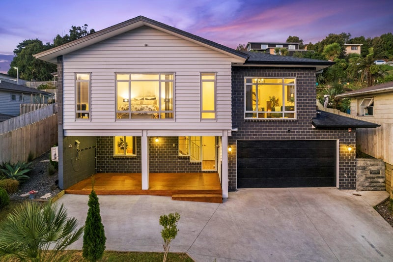 19 Rangeview Road, Sunnyvale, Auckland - Carousel 1