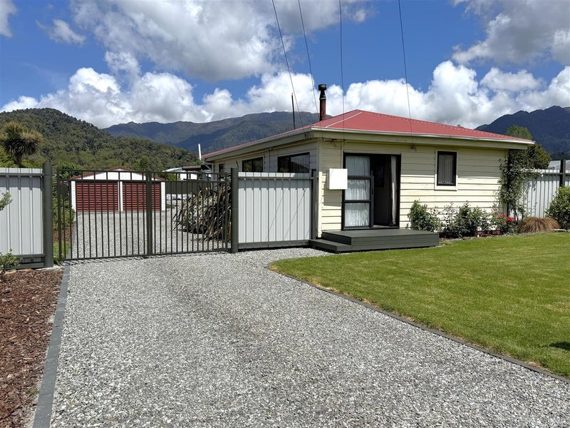 38 Brodie Street, Blackball, Greymouth - Carousel 1