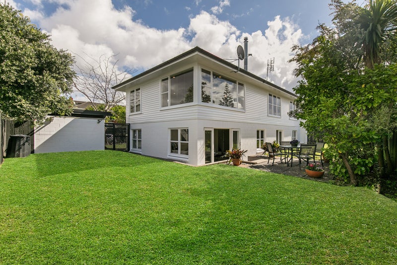 2A Godfrey Place, Kohimarama, Auckland - Carousel 1