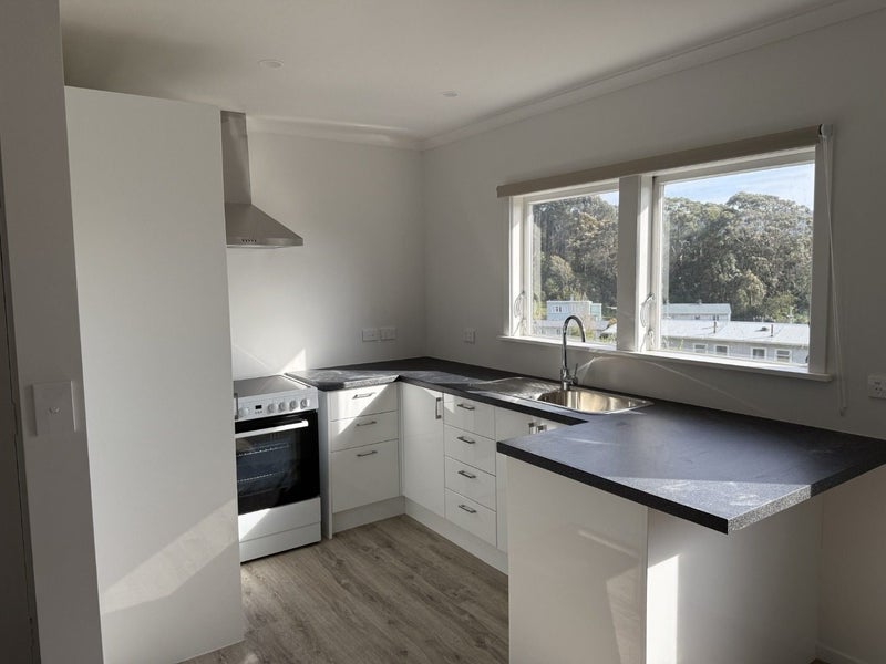 101 Hampshire Street, Cannons Creek, Porirua - Carousel 1