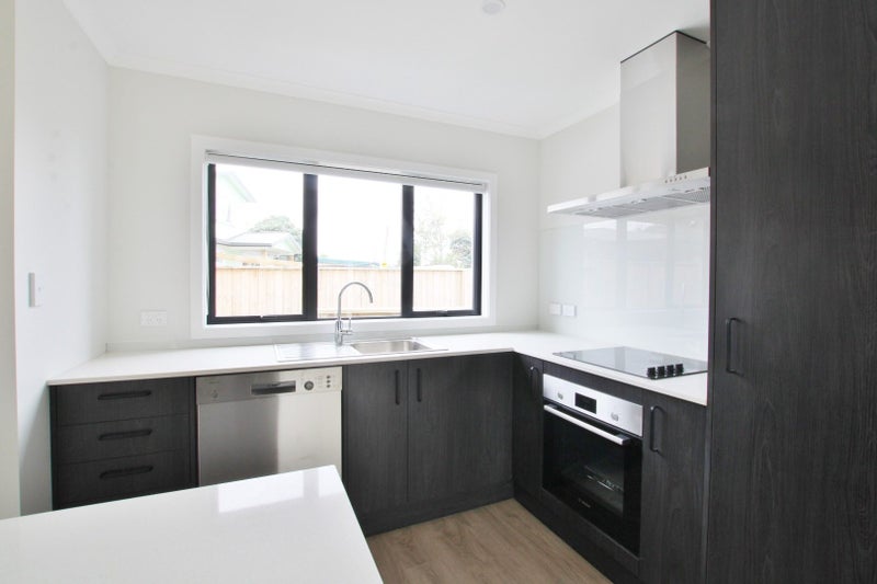 1/81 Pilkington Road, Panmure, Auckland - Carousel 2