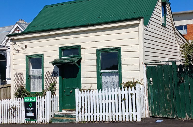 35 Meadow Street, Mornington, Dunedin - Carousel 1