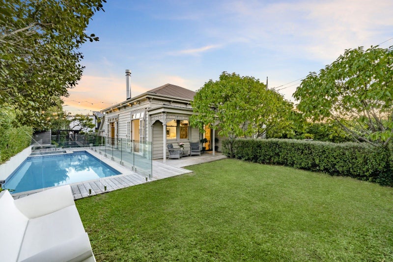 6 Rotomahana Terrace, Remuera, Auckland - Carousel 1