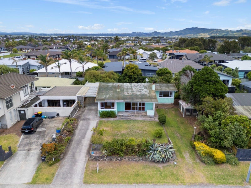 1130 Papamoa Beach Road, Papamoa Beach, Papamoa - Carousel 1