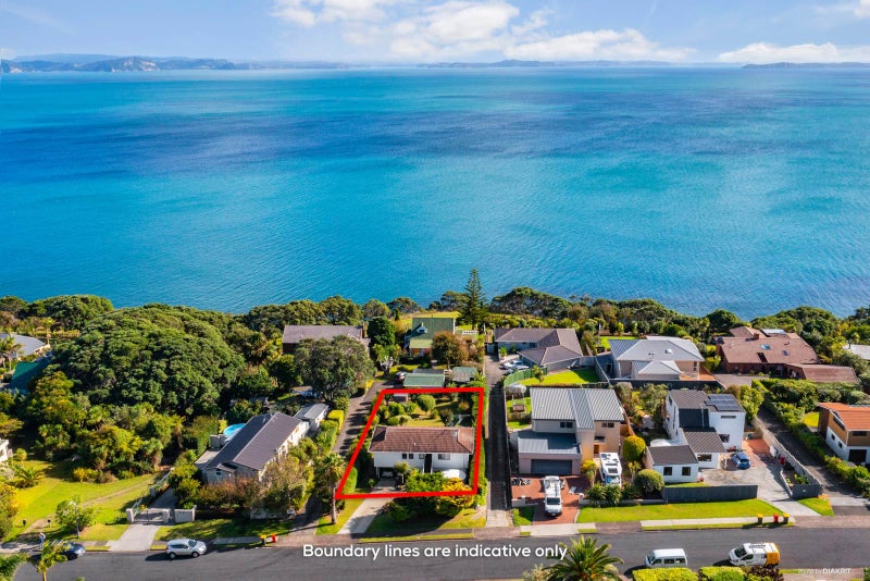 50 Pacific Parade, Army Bay, Whangaparaoa - Carousel 1