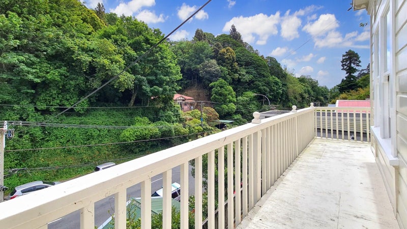 123 Glenmore Street, Kelburn, Wellington - Carousel 2