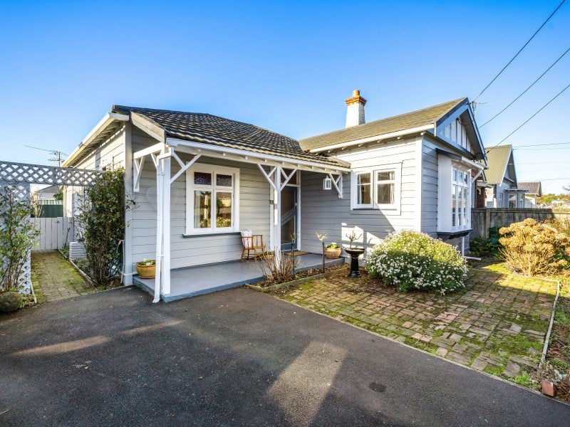 5 Nile Street, Saint Clair, Dunedin - Carousel 1