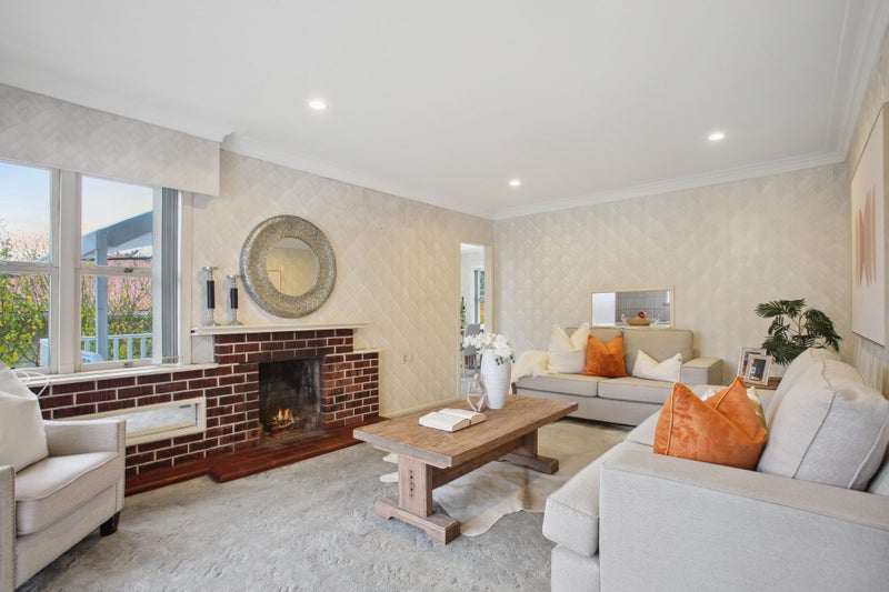 16 Sylvan Crescent, Te Atatu South, Auckland - Carousel 2