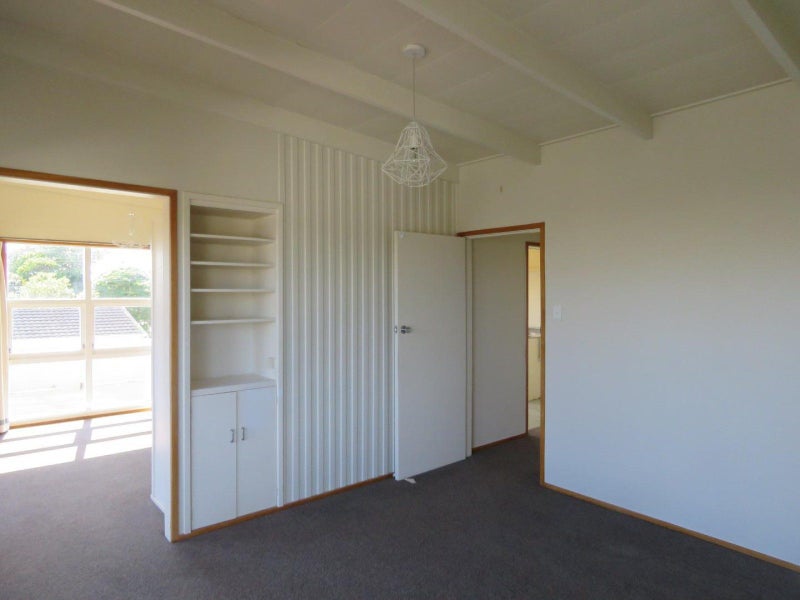 1/14 Burns Street, Westown, New Plymouth - Carousel 2
