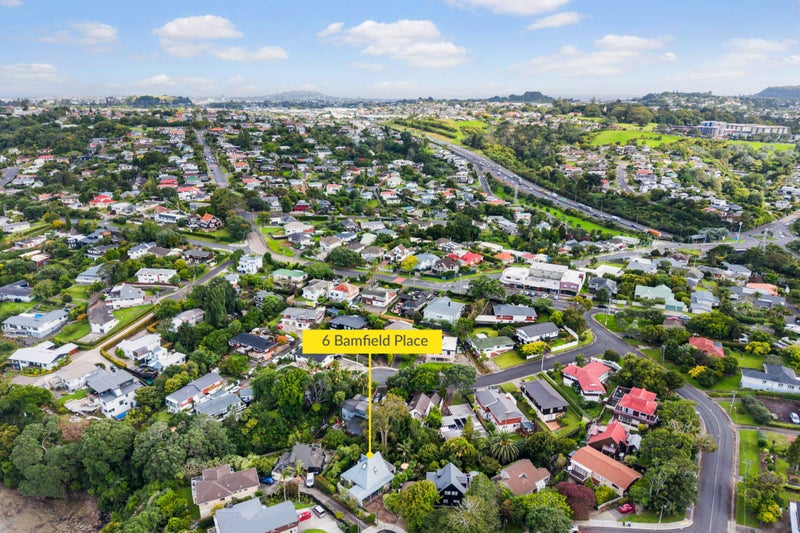 6 Bamfield Place, Hillsborough, Auckland - Carousel 33