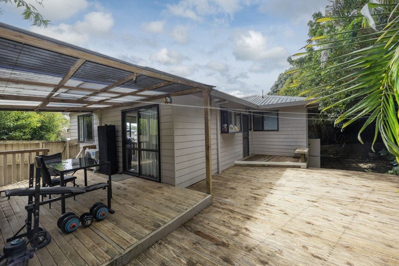 11A McIlroy Avenue, Hillsborough, Auckland - Carousel 2