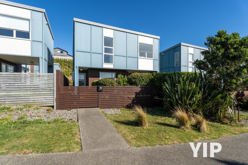 74 Cedarwood Street, Woodridge, Wellington - Carousel 1