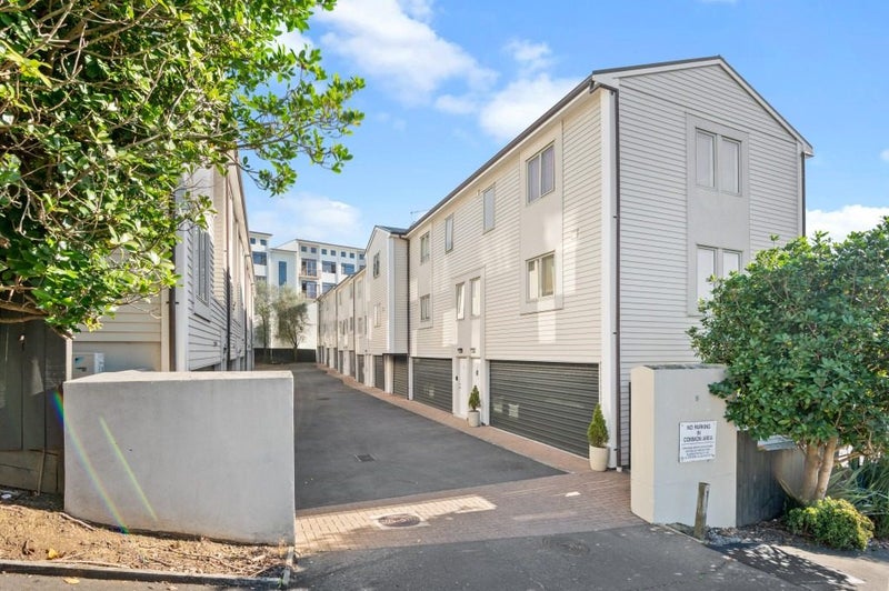 6/8 Rendall Place, Eden Terrace, Auckland - Carousel 1