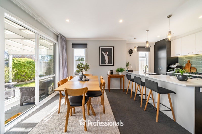 11 Wi Hape Pakau Place, Waiwhetu, Lower Hutt - Carousel 2