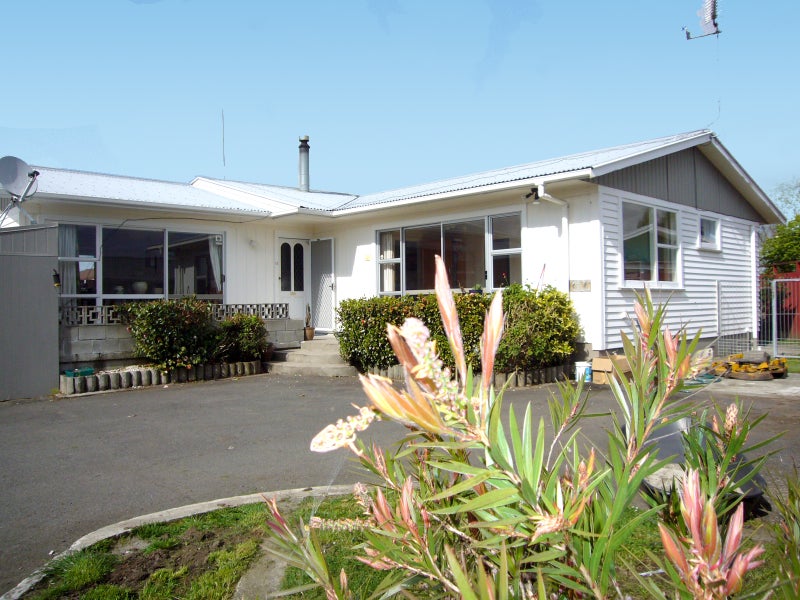 12 Joanna Place, Deanwell, Hamilton - Carousel 2