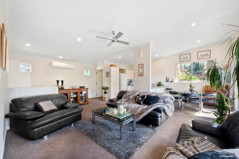 2/18 Hogans Road, Glenfield, Auckland - Carousel 2
