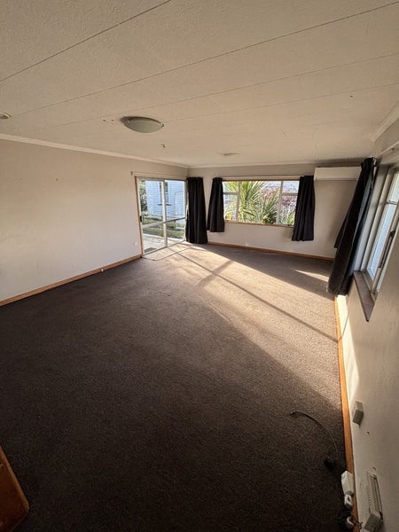 7 Macbeth Street, Caversham, Dunedin - Carousel 11