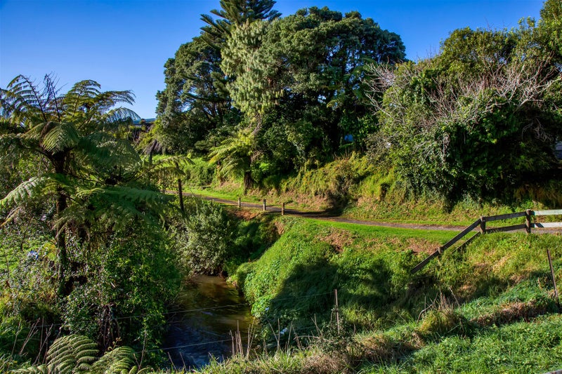 3 Vancouver Place, Marfell, New Plymouth - Carousel 14