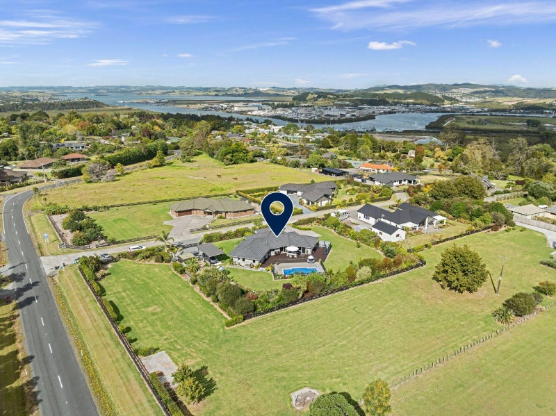 6 Summerfield Way, Parahaki, Whangarei - Carousel 2