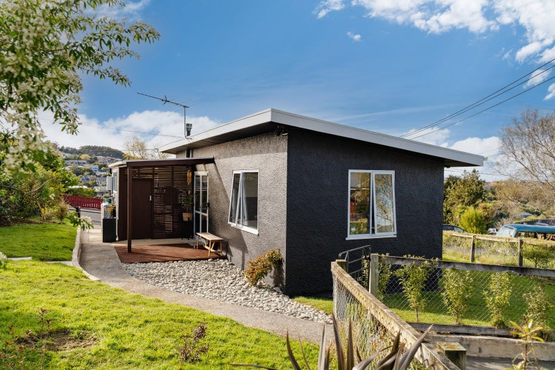 2 Mannering Street, Waverley, Dunedin - Carousel 1