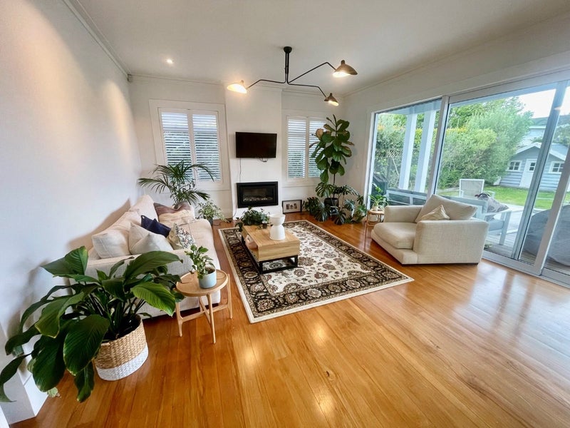 19 Egremont Street, Belmont, Auckland - Carousel 2