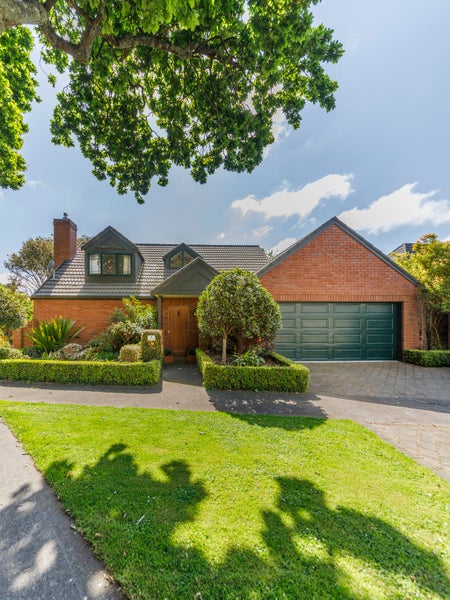 7 The Oaks, Awapuni, Palmerston North - Carousel 25