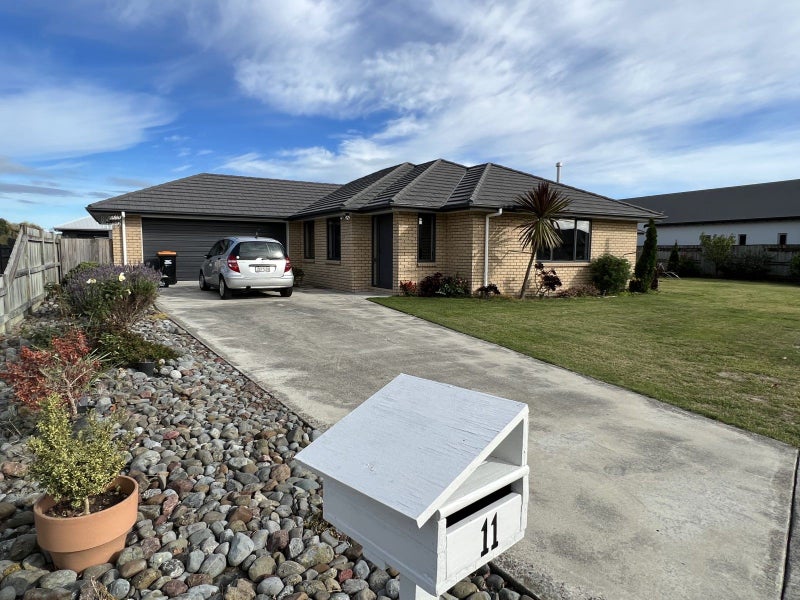11 Doncaster Court, Awapuni, Palmerston North - Carousel 14