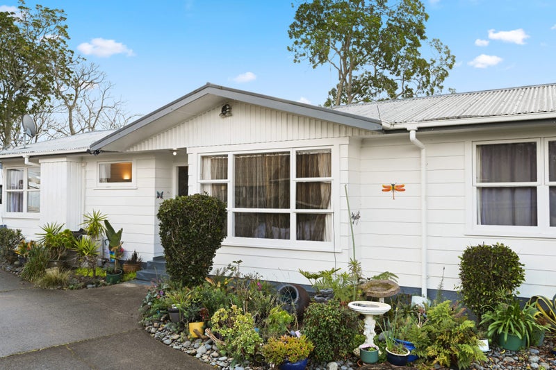 15 Joanna Place, Deanwell, Hamilton - Carousel 1