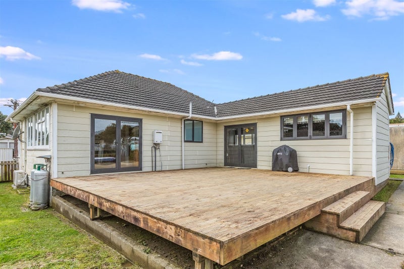 14 Stevens Crescent, Ranui, Porirua - Carousel 1