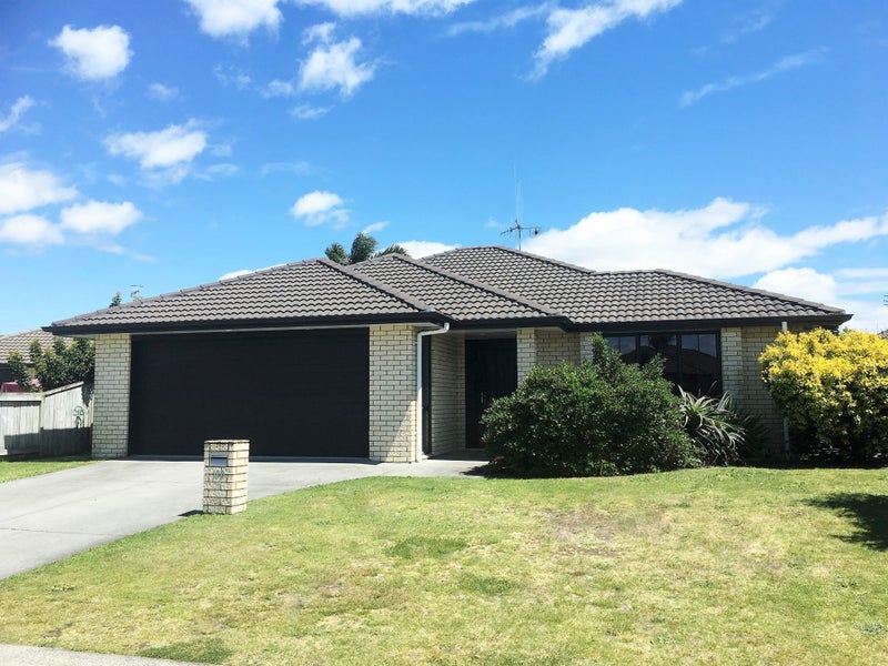 100 Longview Drive, Papamoa Beach, Papamoa - Carousel 1