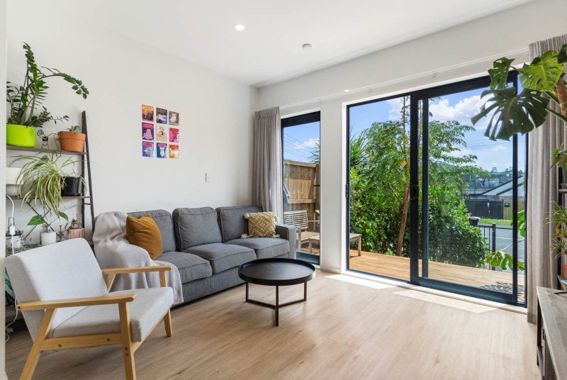 9/122 Pooks Road, Ranui, Auckland - Carousel 2